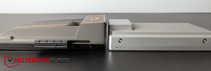 ZimaBoard 2.0 is over het geheel genomen iets platter