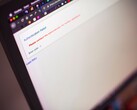 Laptopscherm waarop de foutmelding „Authenticatie mislukt“ wordt weergegeven na een mislukte aanmelding.
