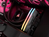 Corsair Vengeance RGB RS DDR5 RAM getoond in PC