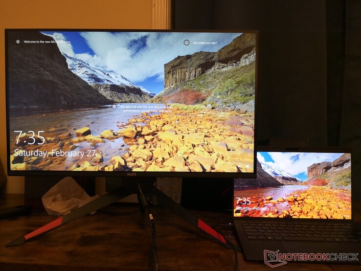 De kleuren van de Auzai monitor zijn niet zo diep als verwacht, vooral bij de weergave van rood. Onze laptop in deze vergelijking is de 14-inch 4K Vaio Z