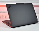 Ryzen 9 CPU maakt deze Lenovo ThinkPad bijzonder: Compact mobiel werkstation biedt de meeste CPU-prestaties van alle 14-inch ThinkPad-laptops, op de foto: Lenovo ThinkPad P14s Gen 6 AMD (bron: Benjamin Herzig)