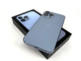 De iPhone 15 zou de eerste in zijn soort kunnen zijn die een USB Type-C poort gebruikt (afbeelding via eigen)
