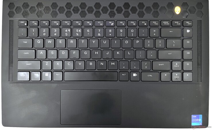 Het toetsenbord en touchpad van de Alienware x15 R2 bieden een fatsoenlijke invoerervaring met ruimte voor verbetering