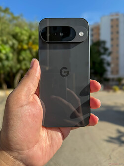 Google Pixel 10 in Obsidiaan