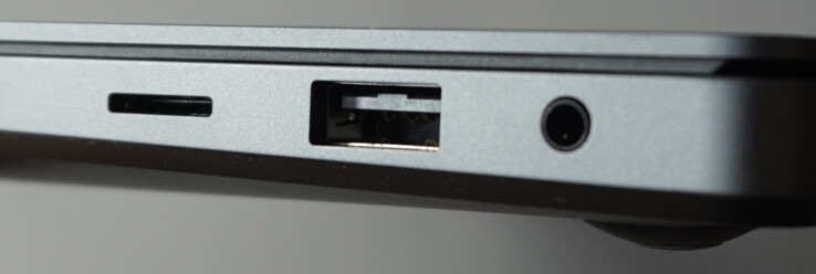 Rechts: microSD, USB-A (5 Gbit/s), 3,5 mm audio-aansluiting