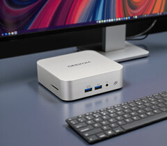 Geekom A8 met AMD Ryzen 7 8745HS en 32 GB DDR5 RAM. (Afbeeldingsbron: Notebookcheck)