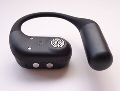 De OpenRock Link 20 oorhangers zijn bekleed met gladde, comfortabele siliconen. (Afbeeldingsbron: Notebookcheck)