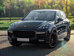 De Porsche Cayenne op deze foto kan binnenkort worden voorbijgestreefd door een nieuwe elektrische SUV van de Duitse sportwagenbouwer (Afbeelding: Ivan Kazlouskij)