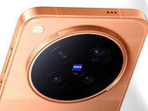 De Vivo X500 Pro Max is voor het eerst te zien op officiële persfoto’s, terwijl een contentmaker indrukwekkende videobeelden laat zien die zijn gemaakt met de Zeiss-camera van het toestel.