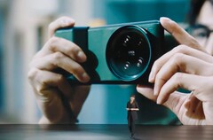 Xiaomi&#039;s camera-accessoirekit maakt van de Xiaomi 13 Ultra een DSLR-facsimile. (Beeldbron: Xiaomi)