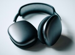 AppleairPods Max kunnen tijdelijk worden gerepareerd door ze een uur in de vriezer te leggen (Afbeelding bron: Sam Grozyan)