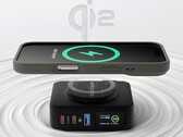 De Infinacore P3 Pro 10.000 mAh powerbank doet ook dienst als 65 W wandoplader (Afbeelding bron: Infinacore)