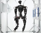 De humanoïde robot Helios van Orbit Robotics heeft vier armen maar geen benen, omdat hij die in de ruimte niet nodig heeft.