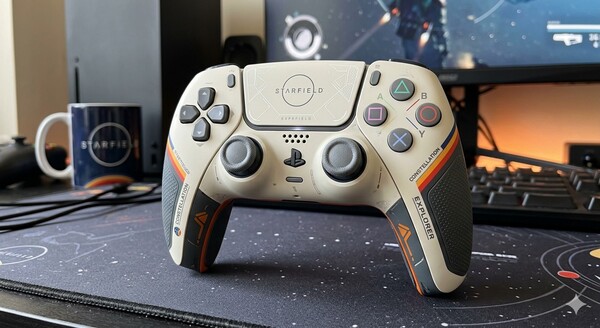 Nog een DualSense draadloze controller - Starfield Limited Edition gemaakt met Gemini.