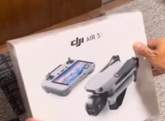 DJI zal de Air 3S met talrijke accessoires verkopen in een Fly More Combo. (Afbeeldingsbron: via @Quadro_News)