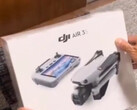 DJI zal de Air 3S met talrijke accessoires verkopen in een Fly More Combo. (Afbeeldingsbron: via @Quadro_News)