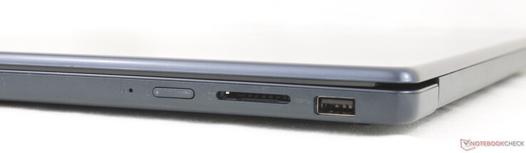 Rechts: OneKey Recovery, aan/uit-knop, SD-kaartlezer, USB-A (5 Gbps)