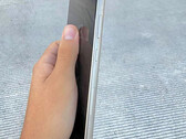 Een vermeende blik op het nieuwe frame- en displayontwerp van Samsung. (Afbeeldingsbron: @DavidMa05368498)