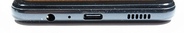 Bodem: 3.5mm-poort, microfoon, USB-C-poort, luidsprekers