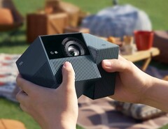 De TCL PlayCube heeft een compacte, kubusvormige behuizing. (Afbeeldingsbron: TCL)