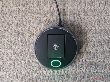 Turtle Beach Stealth Pro II draadloze zender wordt getoond