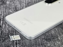 De kaartsleuf van de Galaxy A36 5G