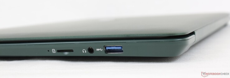 Rechts: MicroSD-lezer, 3,5 mm oortelefoon, USB-A 3.0