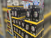 Pallets van de Lego Nintendo Game Boy Box Sets tentoongesteld bij Sam's Club (bron: r/lego)