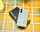 De Xiaomi Poco X8 gaat lang mee, is stevig en laat zich ook niet door water van de wijs brengen.