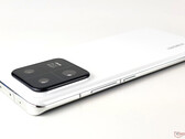 De Xiaomi 14 Pro evenaart mogelijk de oplaadmogelijkheden van zijn voorganger, de afgebeelde Xiaomi 13 Pro. (Afbeelding bron: NotebookCheck)