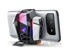 De ROG Phone 6 zou wereldwijd beschikbaar moeten zijn met maximaal 18 GB RAM en een Snapdragon 8 Plus Gen 1 chipset. (Afbeelding bron: 91mobiles &amp; Evan Blass)