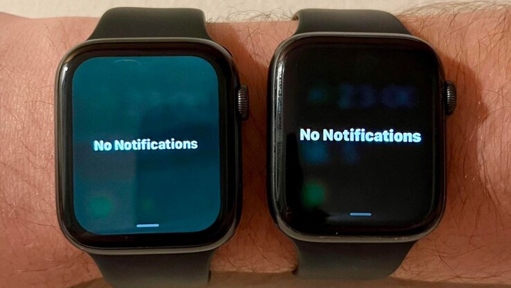 watchOS 9.5 draait op de linker Apple Watch. (Beeldbron: u/whosyourdaddy)