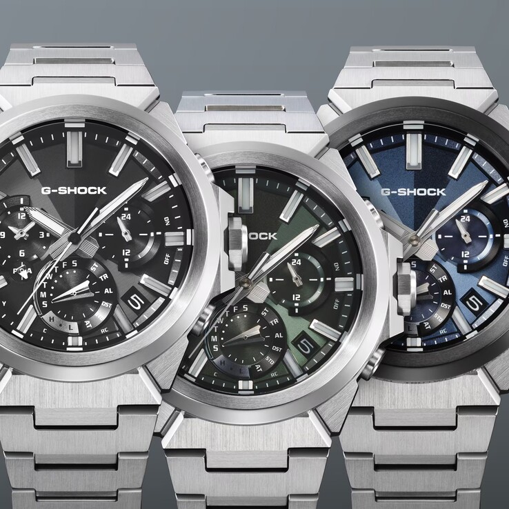 De Casio G-Shock GST-W1000D-1AJF, de GST-W1000D-3AJF en de GST-W1000D-2AJF (van links naar rechts)