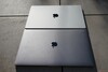 MacBook Pro 16 2019 (voorkant) vs. MacBook Pro 16 2021 (achterkant)