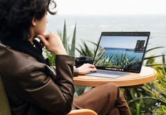 Apple en Amazon ontwikkelen mogelijk een concurrent voor de MateBook Fold die hier is afgebeeld (Afbeelding bron: Huawei)