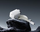 De nieuwe GaN-lader van OnePlus heeft de vorm van een fles. (Afbeeldingsbron: OenPlus)
