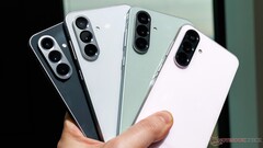 De opvolger van de Samsung Galaxy A56 is nu voor het eerst te zien op echte afbeeldingen, in een nieuwe kleuroptie. (Afbeeldingsbron: Notebookcheck)