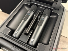 twee microfoons onder een deksel...