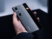 De Tecno Phantom Ultimate met oprolbaar scherm wordt opnieuw gedemonstreerd tijdens het MWC. (Afbeelding: Tecno)