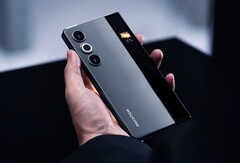 De Tecno Phantom Ultimate met oprolbaar scherm wordt opnieuw gedemonstreerd tijdens het MWC. (Afbeelding: Tecno)