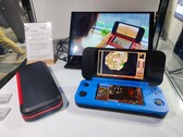 Tassei Denki's Nintendo 3DS-look alike gaming handheld wordt aangedreven door een AMD Ryzen 5 APU. (Afbeelding bron: @soypowder_lol op X)
