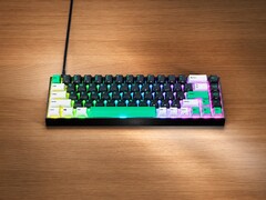 De Razer Reclusa X Mini 65 biedt concurrerende specificaties voor 49,99 dollar.