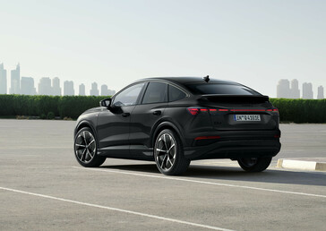 De Audi Q4 e-tron Sportback heeft een sportiever aflopend dak voor extra aerodynamica. (Afbeeldingsbron: Audi)