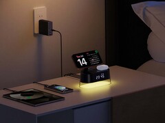 De ChargeUltra G4 laadt meerdere apparaten op en doet tevens dienst als nachtlampje
