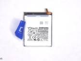 Een S23 Ultra batterij. (Bron: PBKReviews via YouTube)