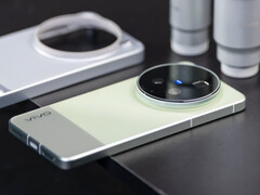 De Vivo X300 Ultra heeft een enorme camerabehuizing.