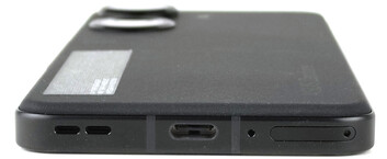 Onderkant (luidspreker, USB-poort, microfoon, SIM-sleuf)