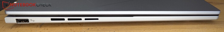 Links: USB-A (5 Gb/s)