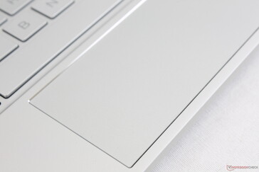Clickpad voelt krap en sponsachtig aan, zelfs bij een 13-inch vormfactor