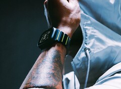 Het nieuwste Apple Watch Ultra bandje van Nomad combineert titanium met FKM. (Afbeeldingsbron: Nomad)